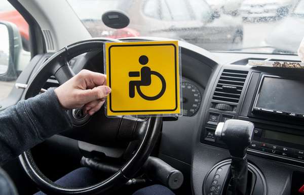 знак Инвалид на автомобиль
